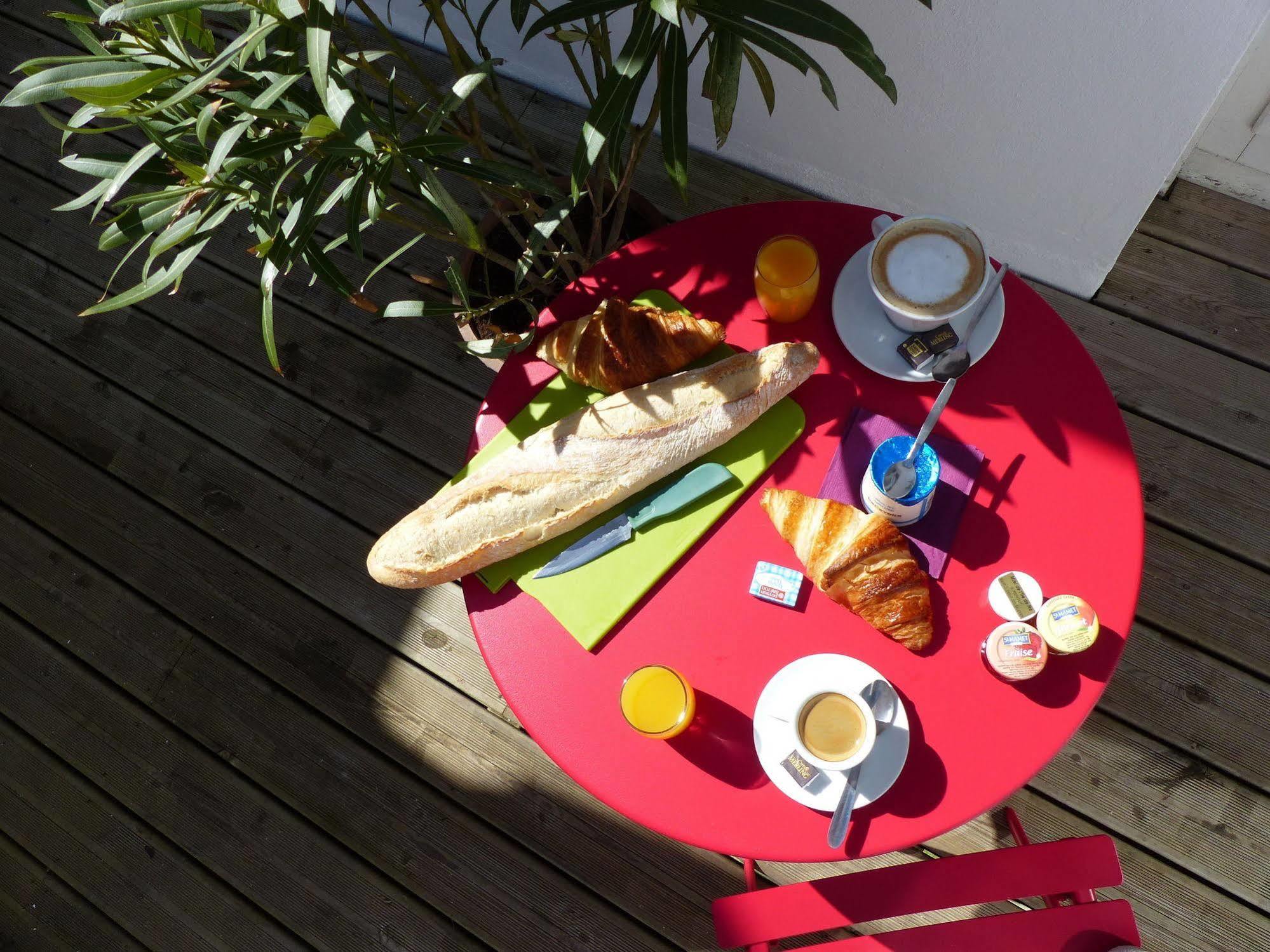 Hotel Le Clocher Ars-en-Re Luaran gambar